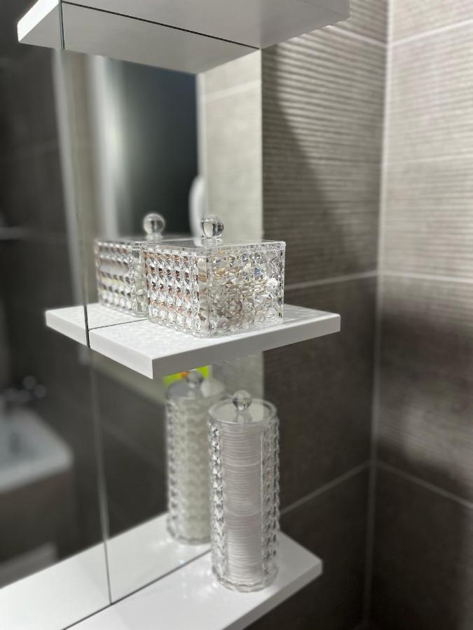 Apartament Modern Cu O Camera Apartman Temesvár Kültér fotó